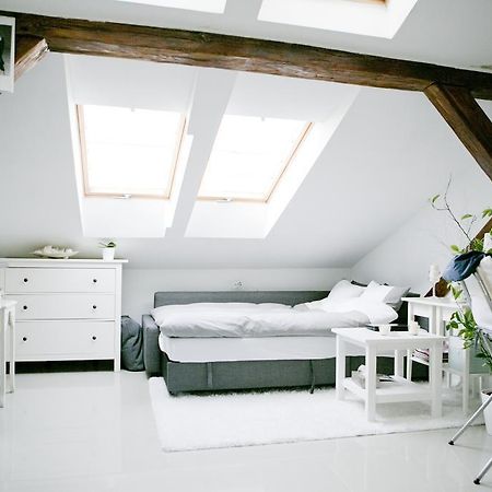 Apartamenty Hoza Attic Studio Βαρσοβία Δωμάτιο φωτογραφία
