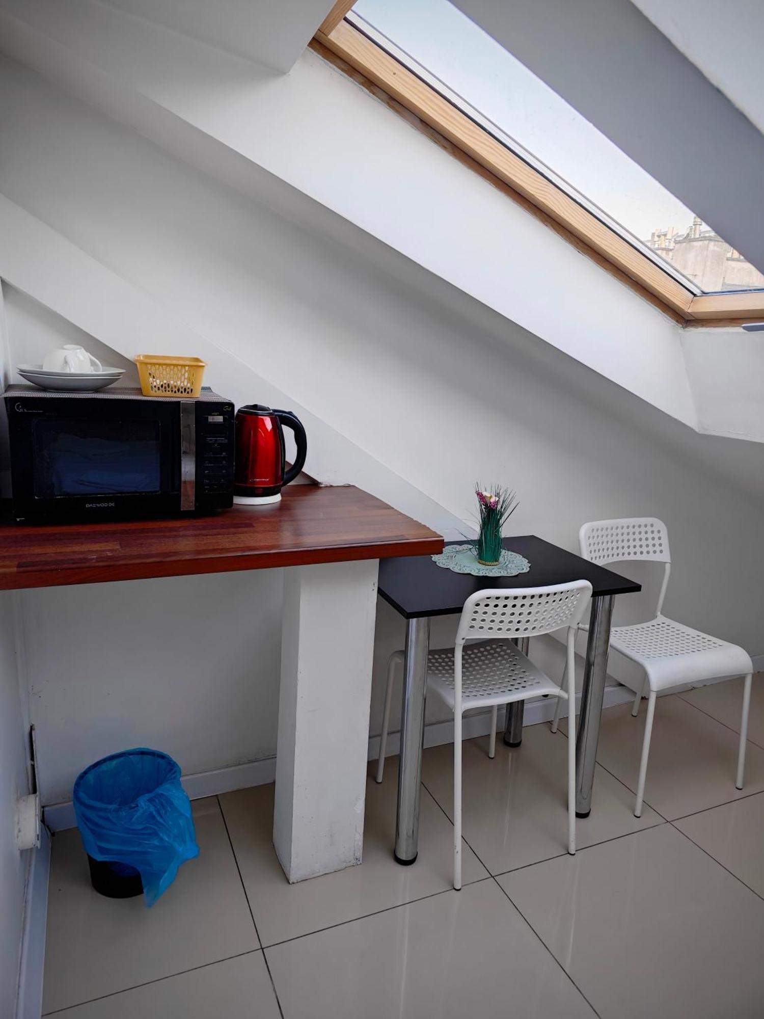Apartamenty Hoza Attic Studio Βαρσοβία Δωμάτιο φωτογραφία