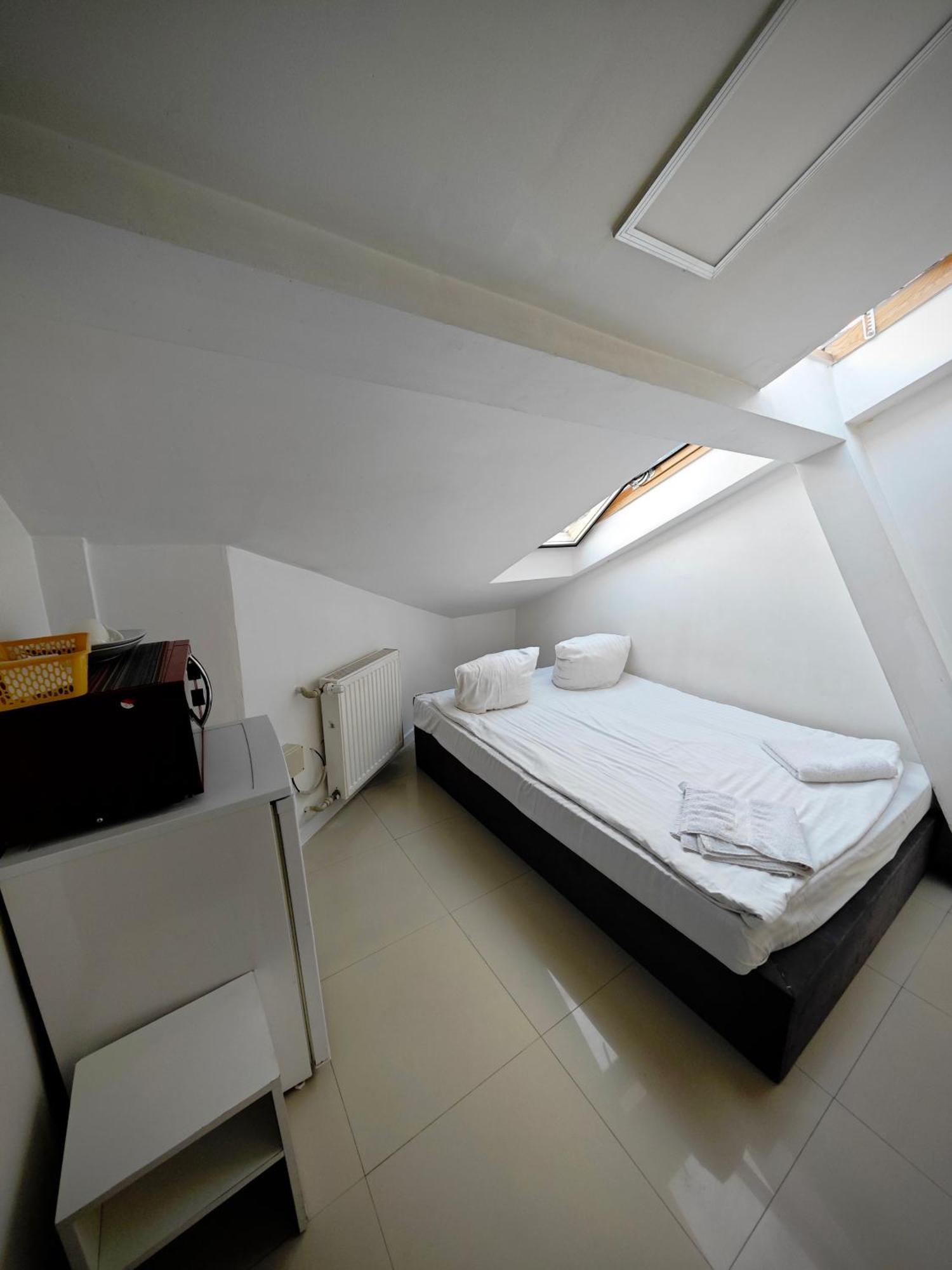 Apartamenty Hoza Attic Studio Βαρσοβία Δωμάτιο φωτογραφία