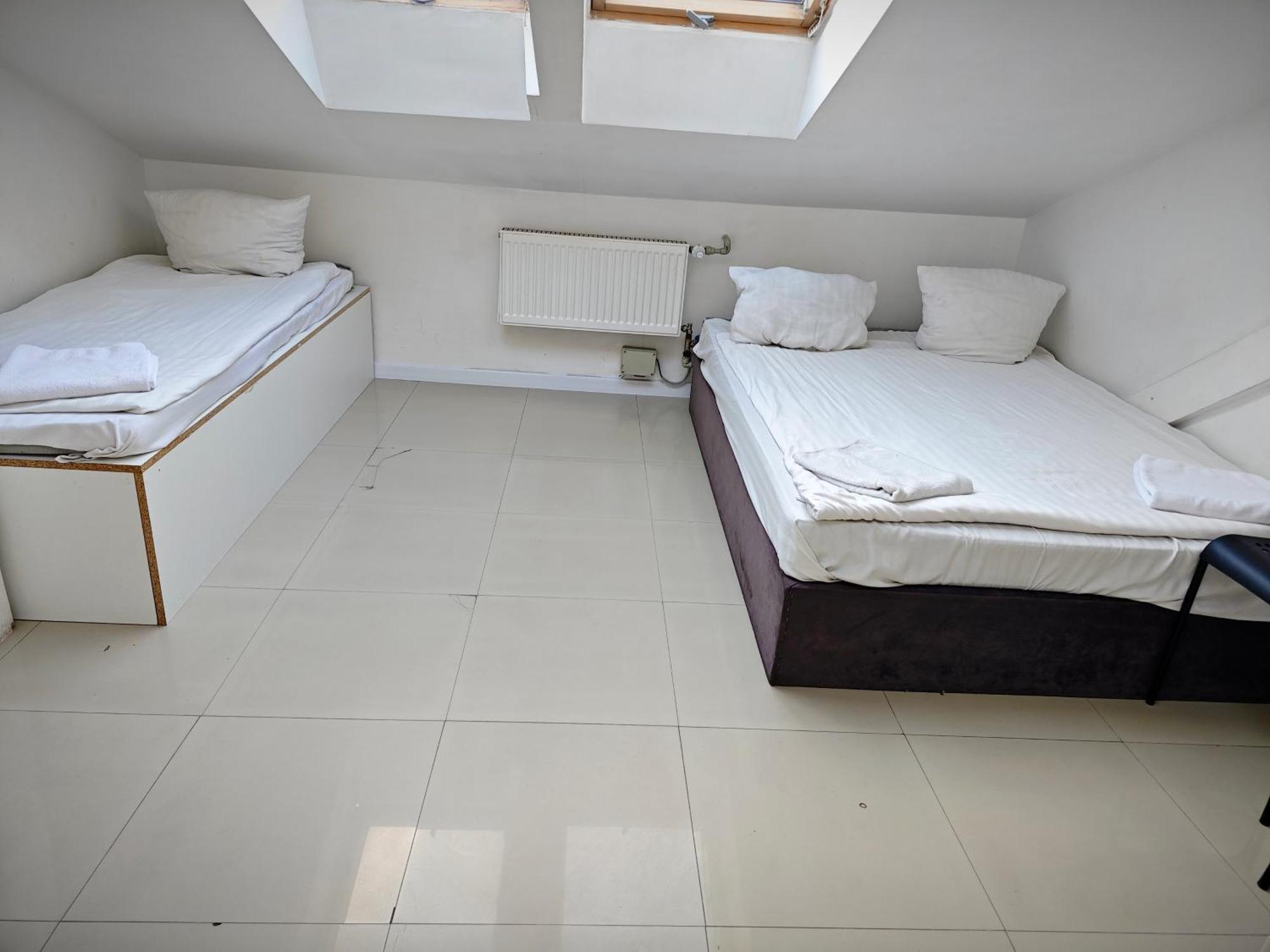 Apartamenty Hoza Attic Studio Βαρσοβία Δωμάτιο φωτογραφία