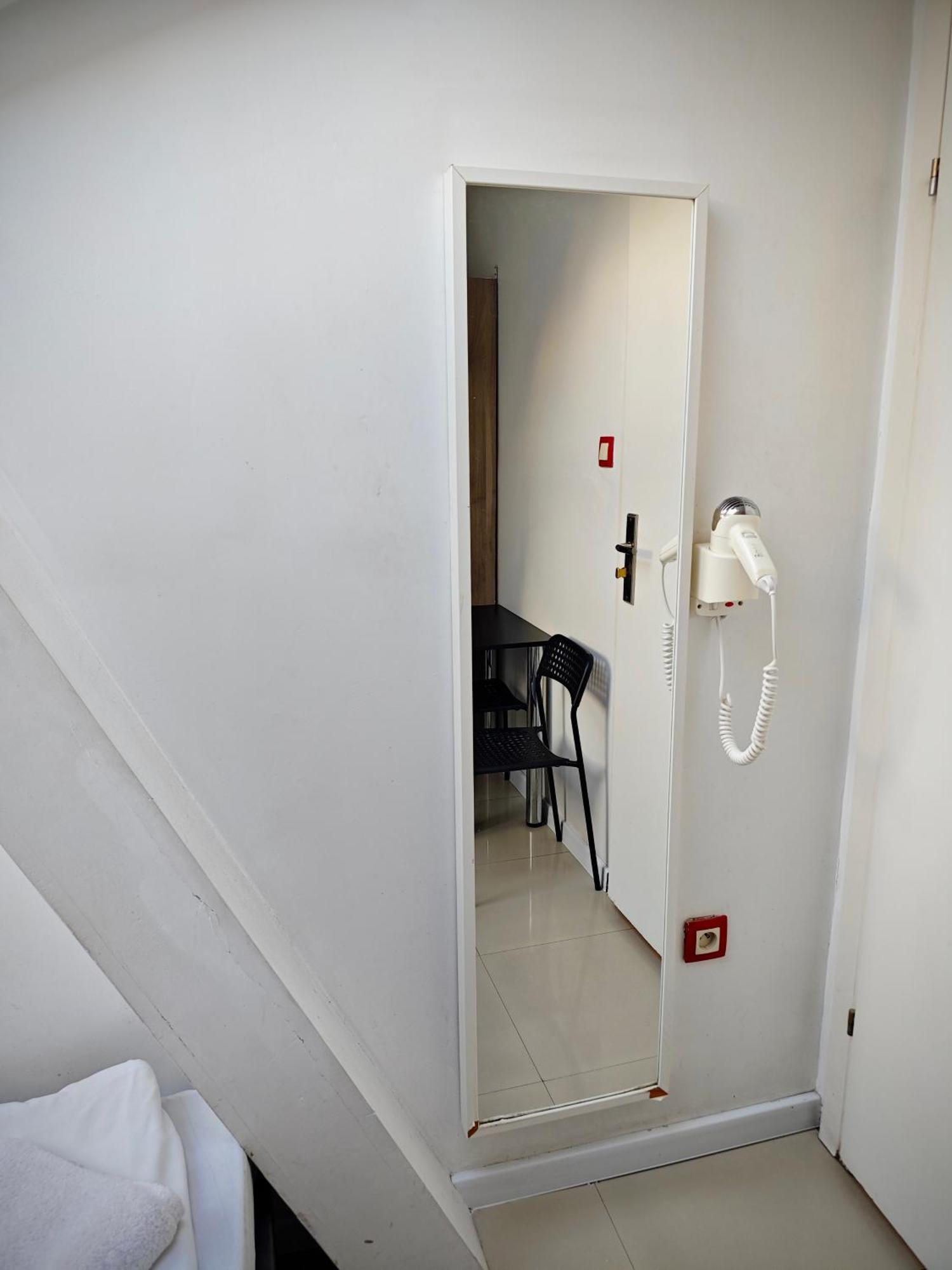 Apartamenty Hoza Attic Studio Βαρσοβία Δωμάτιο φωτογραφία